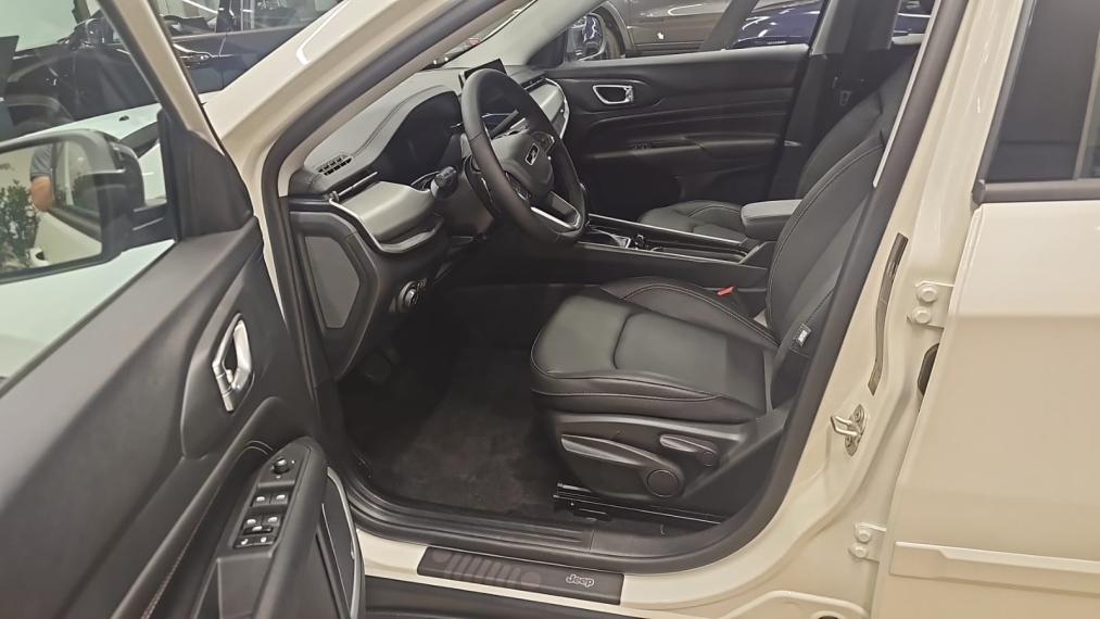 jeep compass longitude t270