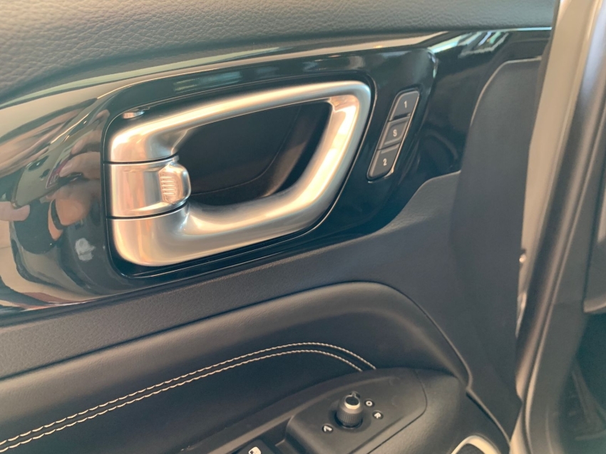 commander blackhawk hurricane 4x425