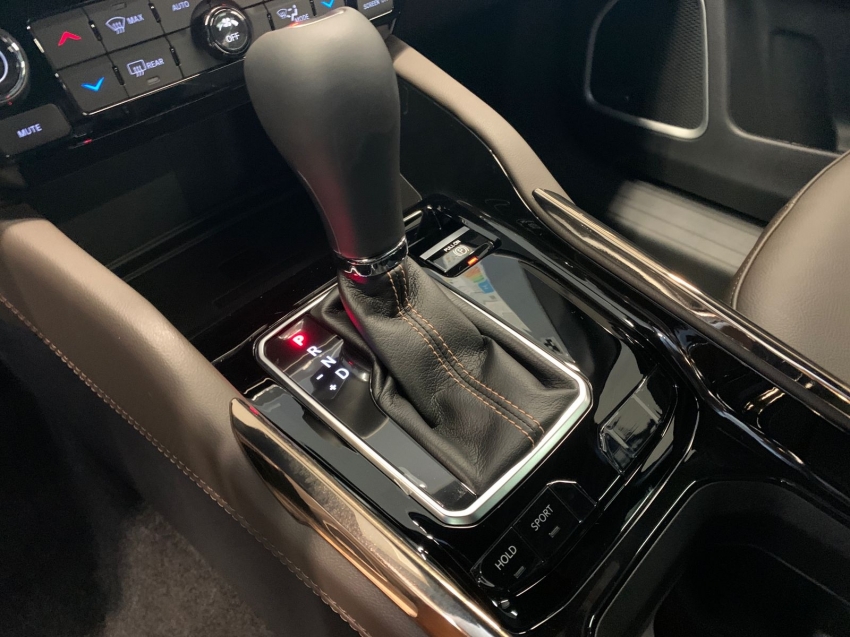 jeep commander overland t270 flex27