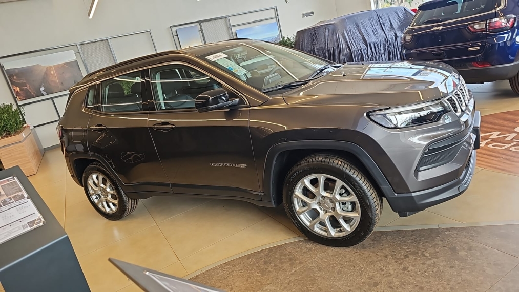 jeep/compass sport t2703