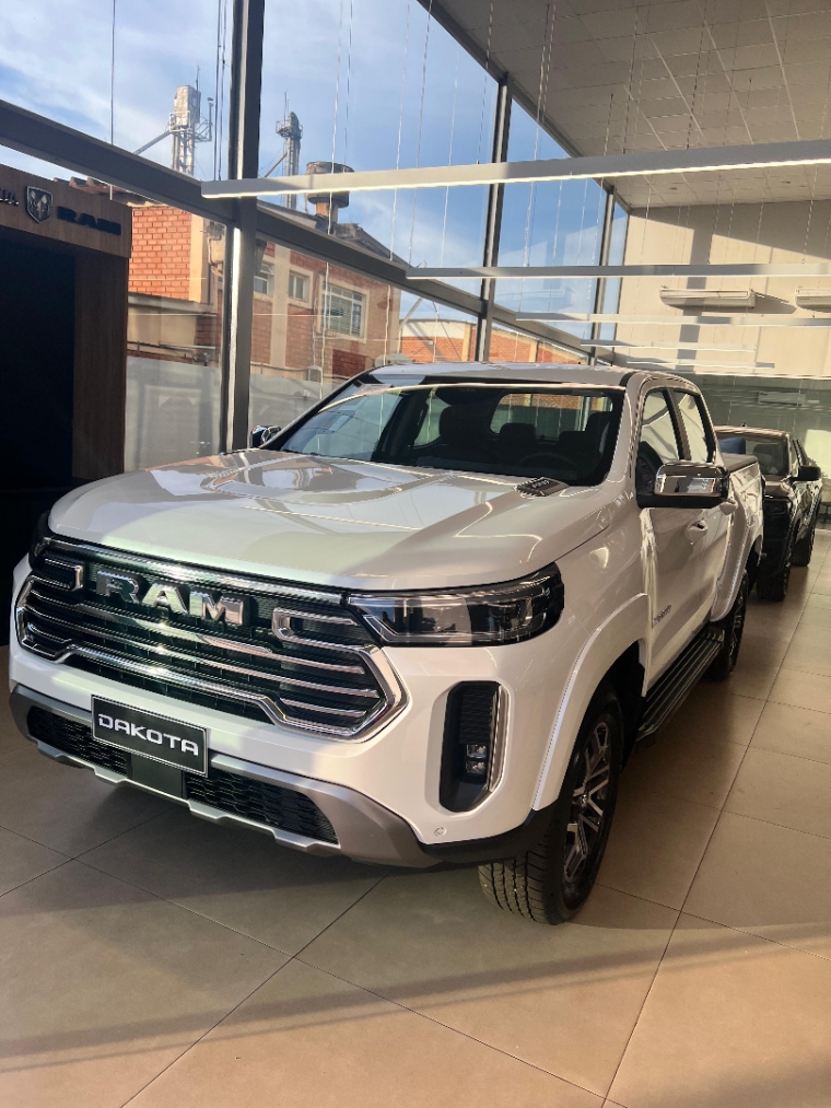 ram dakota 2.2 turbo diesel laramie 4x4 automatico 4p 2026