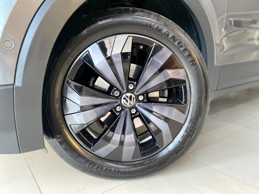 volkswagen t-cross 1.4 250 tsi total flex highline automatico.