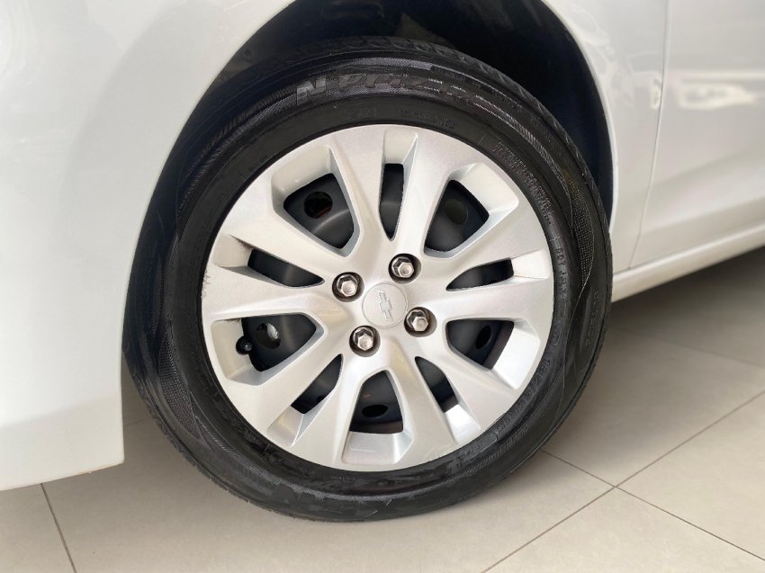 chevrolet onix 1.0 flex lt manual.