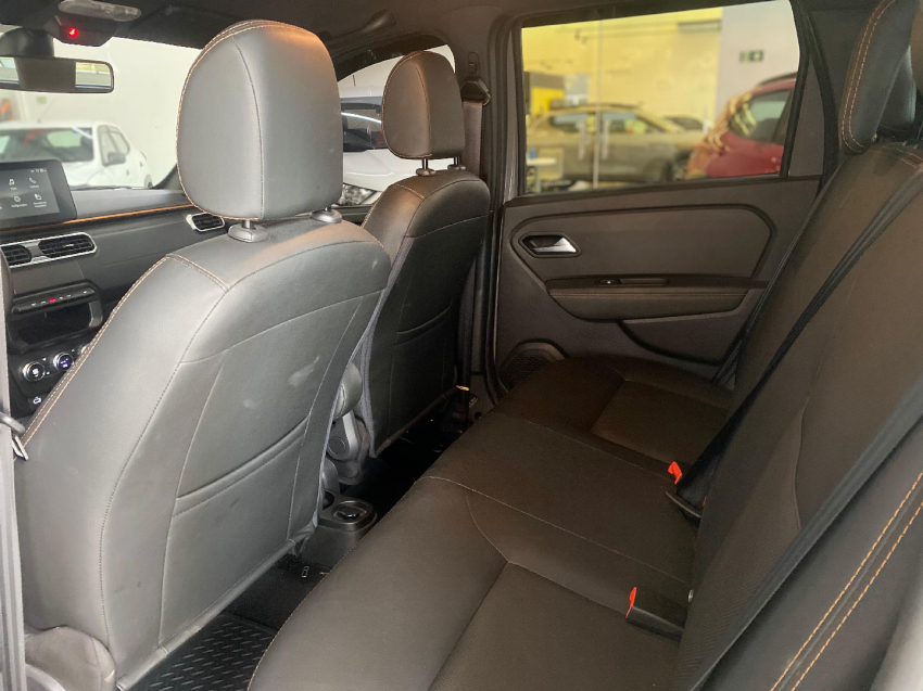 renault oroch 1.3 tce flex outsider x-tronic 5p automatico 2024