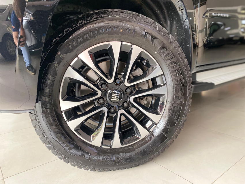 fiat titano 2.2 turbo diesel ranch 4x4 at6 2.8 4p automatico 2025