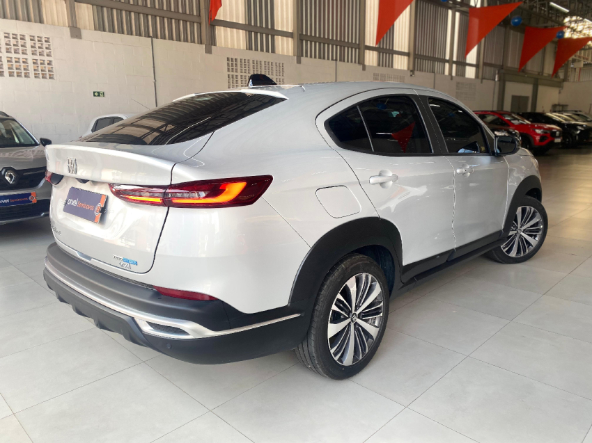 fiat fastback 1.0 turbo 200 hybrid audace cvt flex 5p automatico 2025