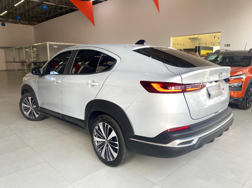 fiat fastback 1.0 turbo 200 hybrid audace cvt flex 5p automatico 2025