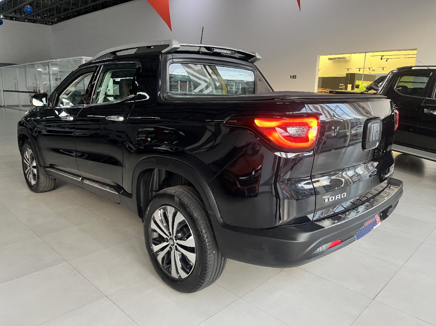 fiat toro 1.3 turbo 270 flex volcano at6 4p automatico 2025