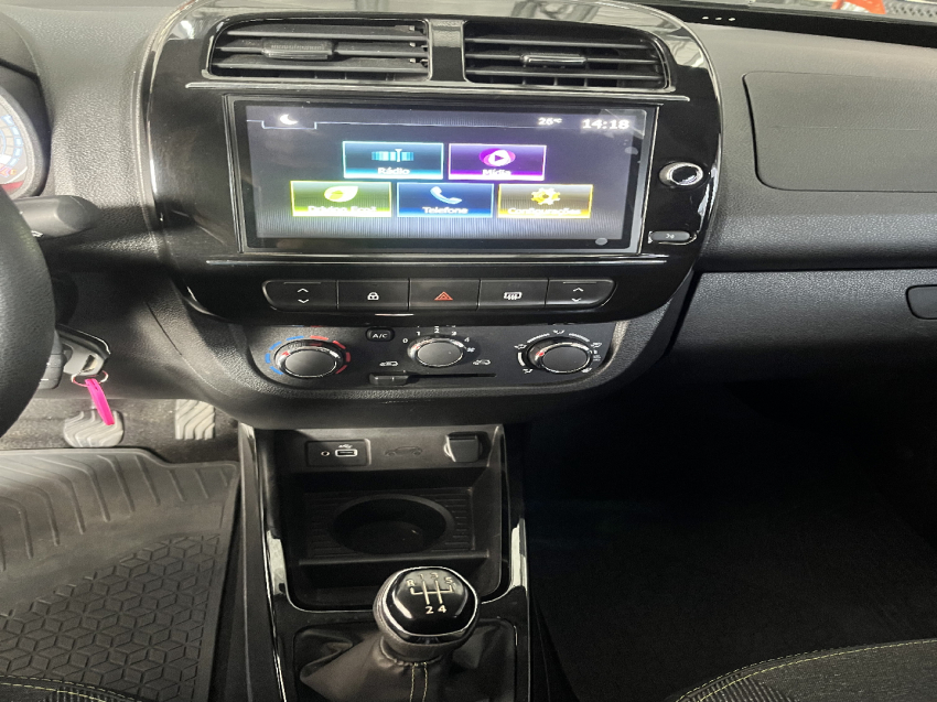 renault kwid 1.0 12v sce flex outsider manual 5p 2025