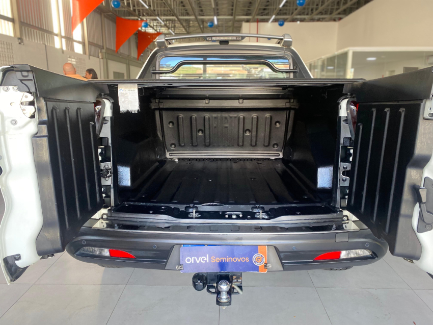 fiat toro 2.0 16v turbo diesel volcano 4wd at9 4p automatico 2021