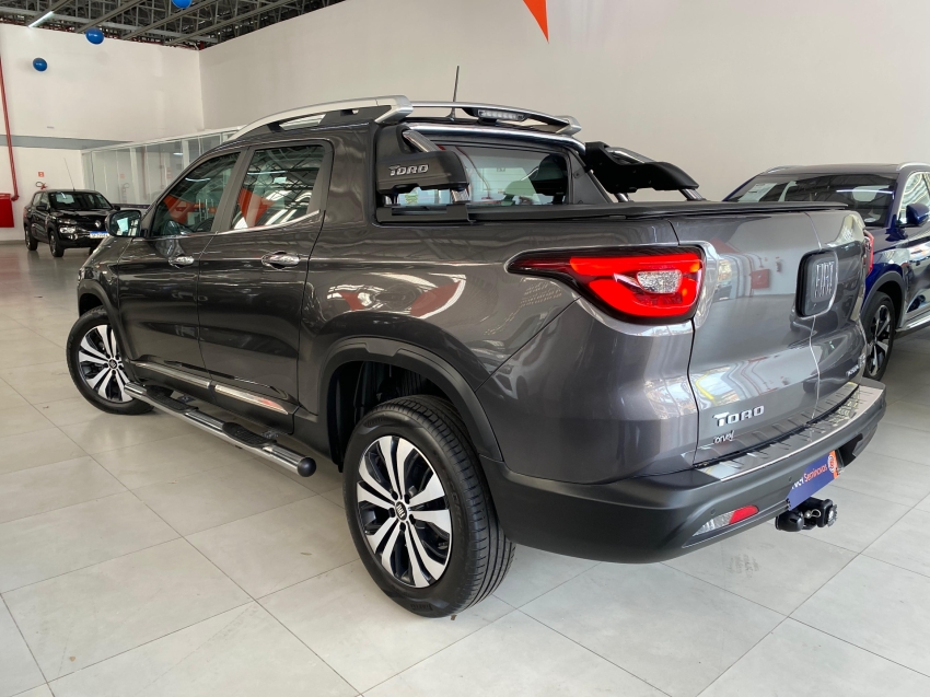 fiat toro 1.3 turbo 270 flex volcano at6 4p automatico 2025