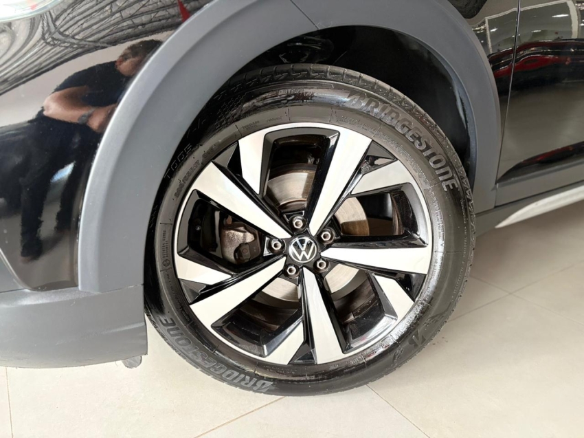 volkswagen nivus 1.0 200 tsi total flex highline automatico 4p 20213