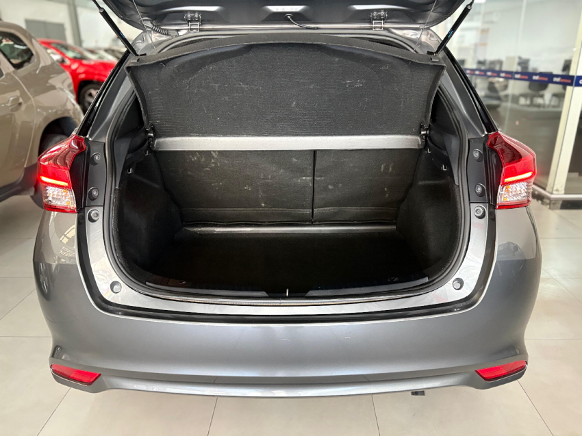 toyota yaris 1.5 16v flex xs connect multidrive 5p automatico 20236