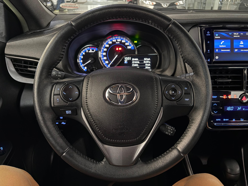 toyota yaris 1.5 16v flex xs connect multidrive 5p automatico 202312