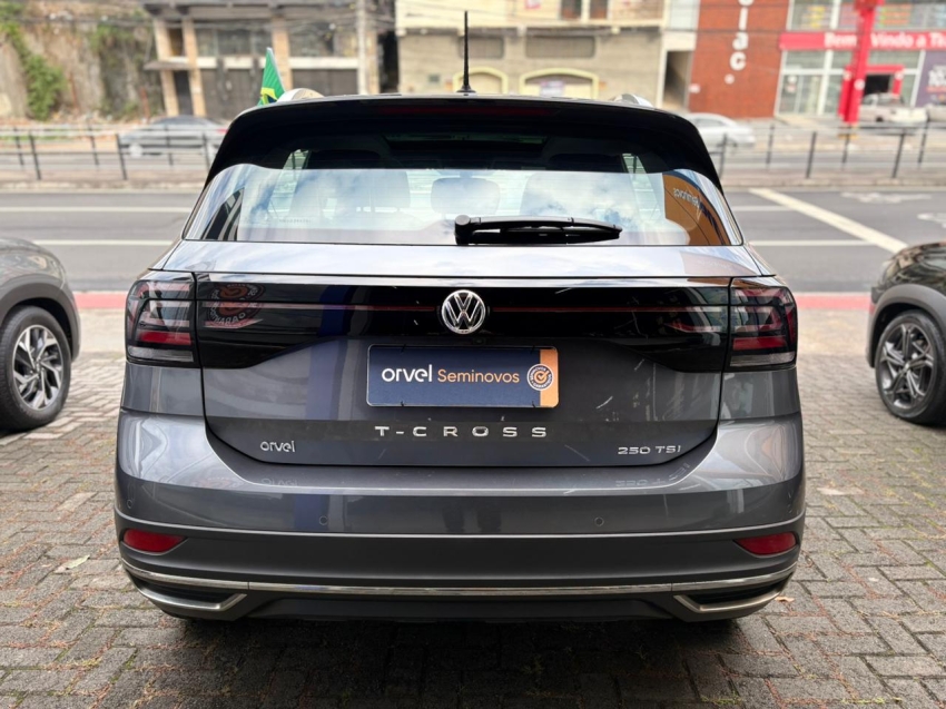 volkswagen t-cross 1.4 250 tsi total flex highline automatico 5p 20214