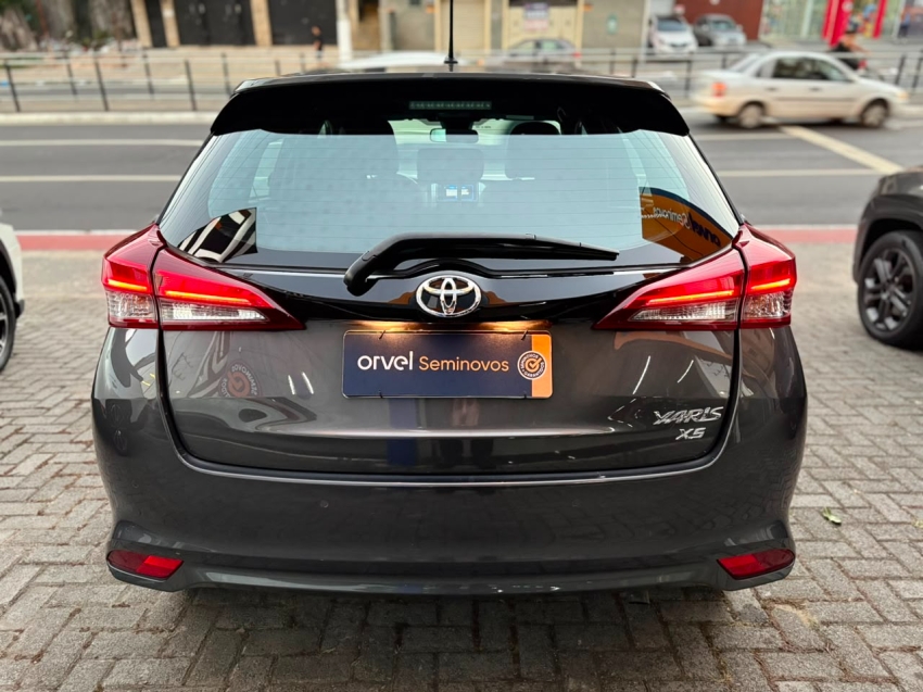 toyota yaris 1.5 16v flex xs multidrive 5p automatico 20244