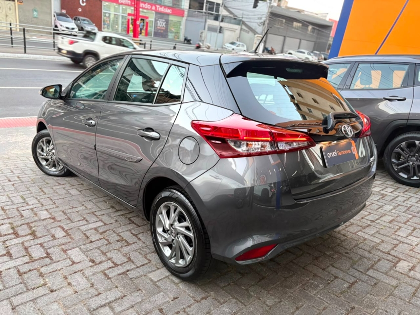 toyota yaris 1.5 16v flex xs multidrive 5p automatico 20245