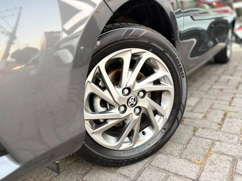 toyota yaris 1.5 16v flex xs multidrive 5p automatico 20243