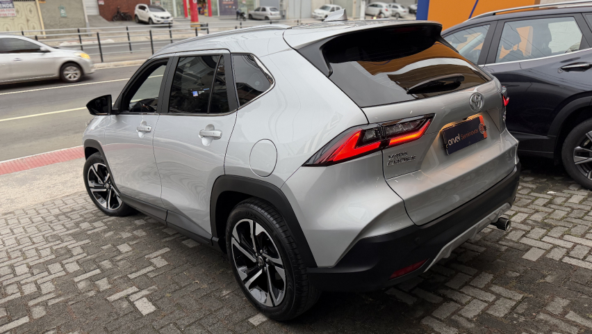 toyota yaris cross 1.5 vvt-i hybrid flex xrx cvt 5p automatico 20264