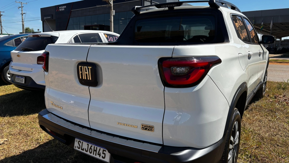 fiat toro 1.3 turbo 270 flex freedom at6 4p automatico 2025