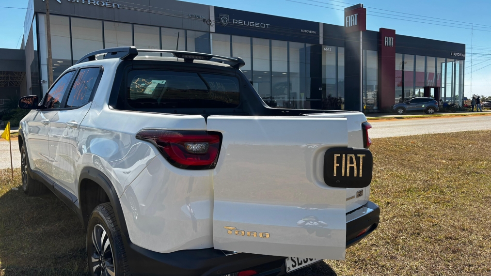 fiat toro 1.3 turbo 270 flex freedom at6 4p automatico 2025