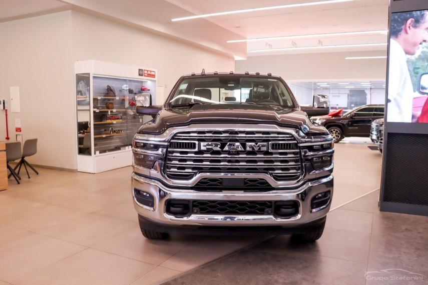 ram 3500 6.7 i6 turbo diesel limited longhorn cd 4x4 automatico 4p 2025