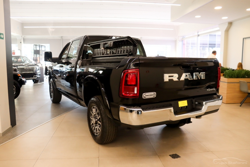 ram 3500 6.7 i6 turbo diesel limited longhorn cd 4x4 automatico 4p 2025