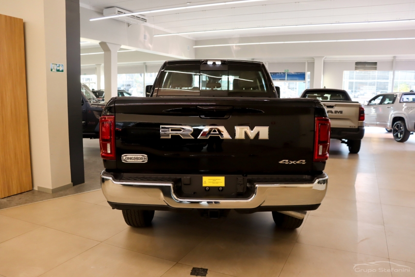 ram 3500 6.7 i6 turbo diesel limited longhorn cd 4x4 automatico 4p 2025