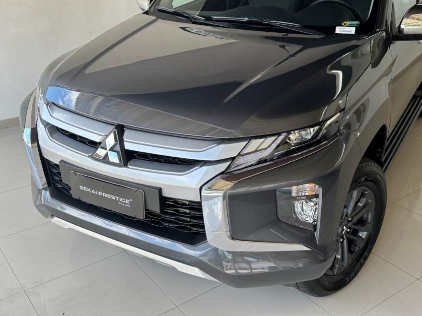 mitsubishi l200 triton sport hpe 2025