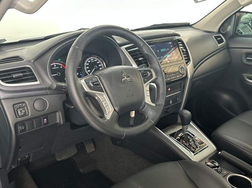 mitsubishi l200 triton sport hpe 2025