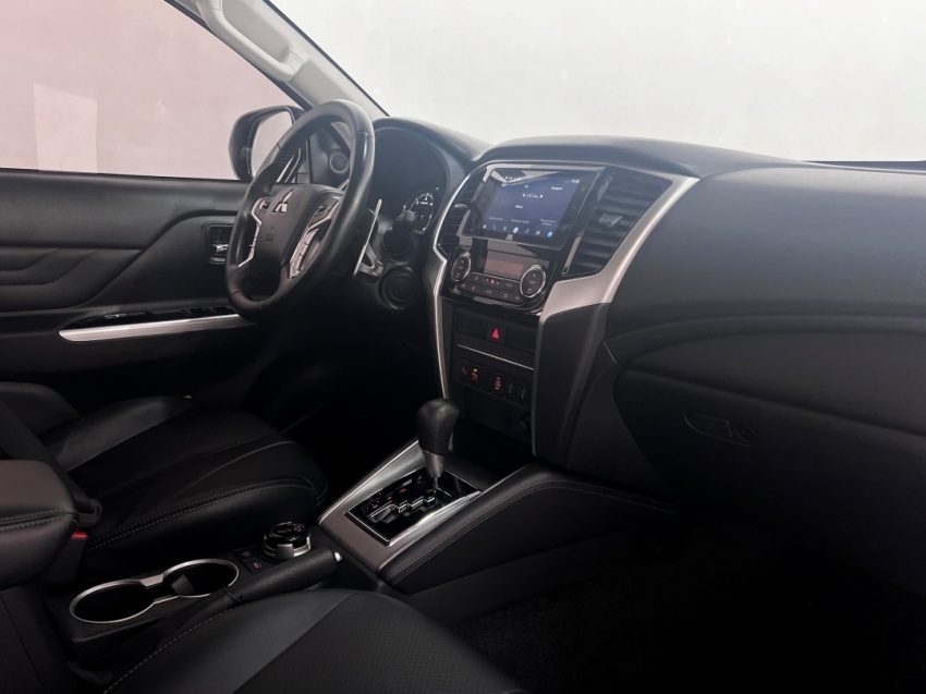 mitsubishi l200 triton sport hpes 2023
