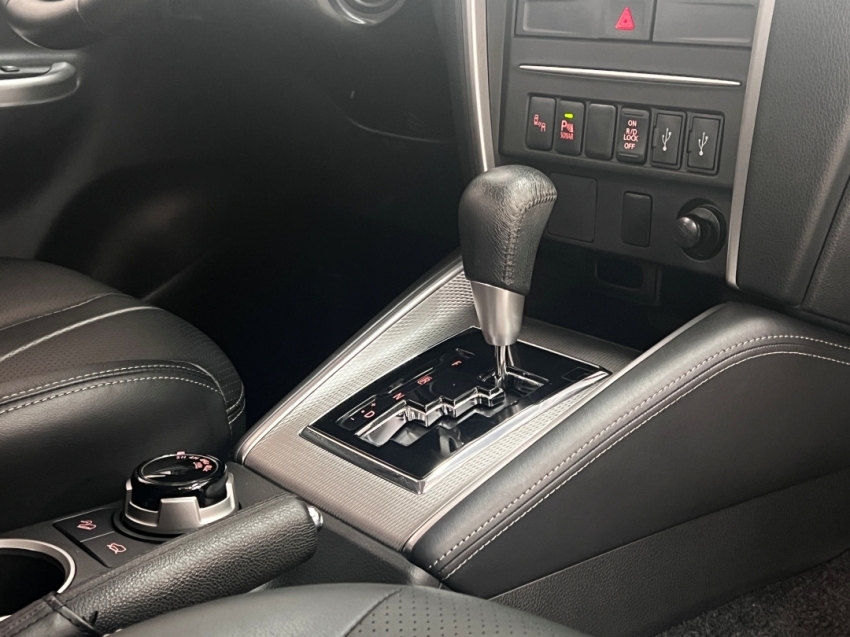 mitsubishi l200 triton sport hpes 2023