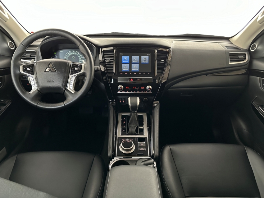 mitsubishi pajero sport legend 2024
