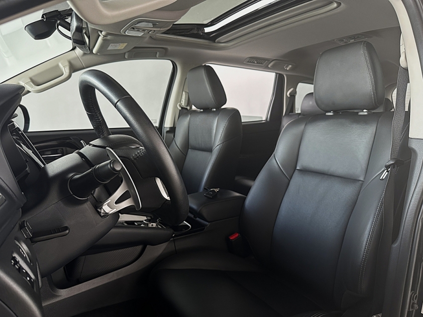 mitsubishi pajero sport legend 2024
