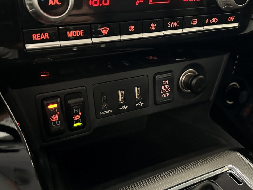 mitsubishi pajero sport legend 2024
