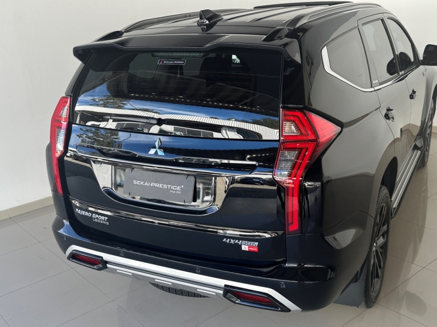 mitsubishi pajero sport legend 2024