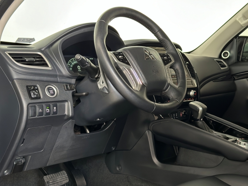 mitsubishi pajero sport legend 2024