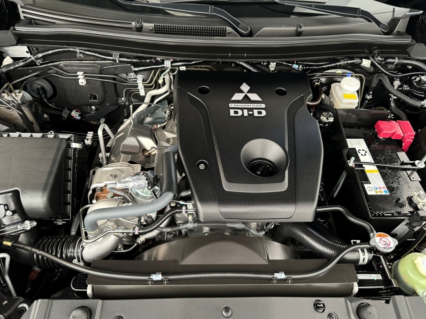 mitsubishi pajero sport legend 2024