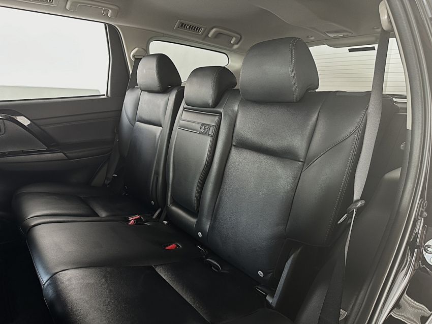 mitsubishi pajero sport legend 2024
