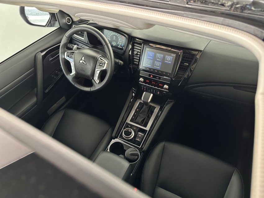 mitsubishi pajero sport legend 2024