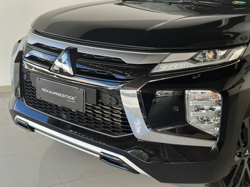 mitsubishi pajero sport legend 2024