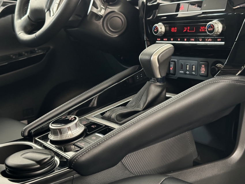 mitsubishi pajero sport legend 2024