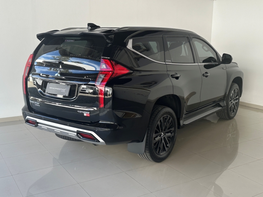 mitsubishi pajero sport legend 2024