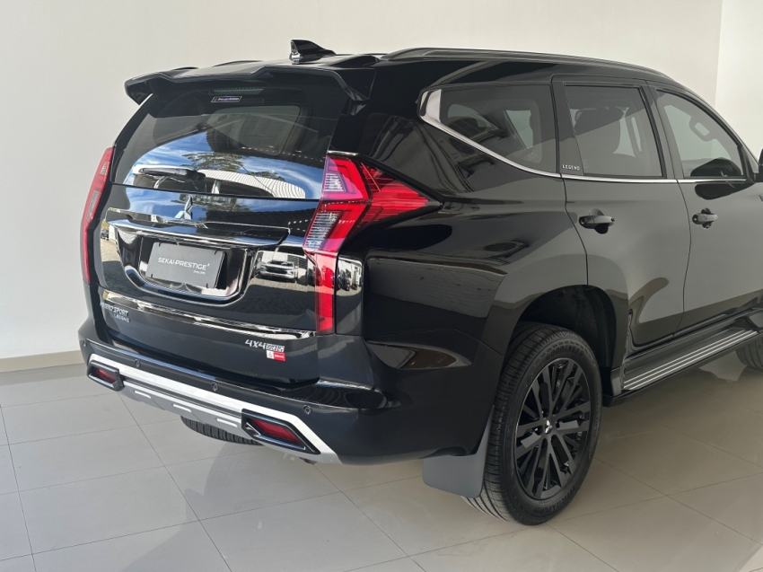 mitsubishi pajero sport legend 2024