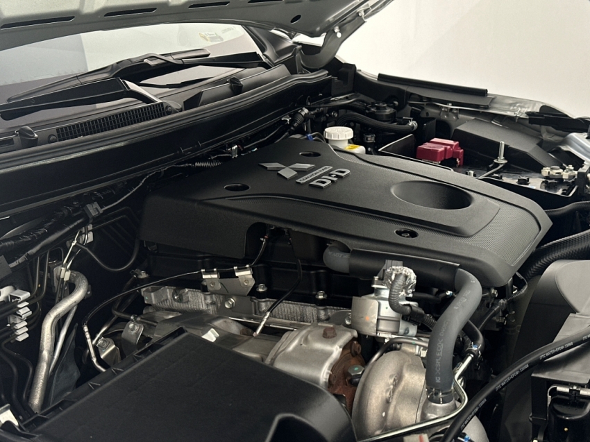 mitsubishi pajero sport legend 2024