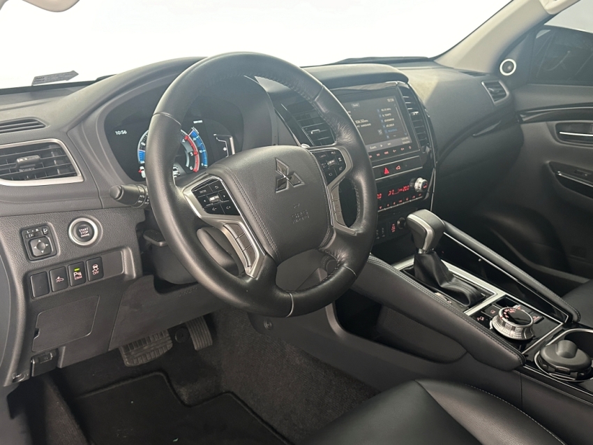 mitsubishi pajero sport legend 2024