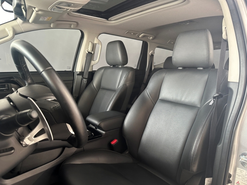 mitsubishi pajero sport legend 2024