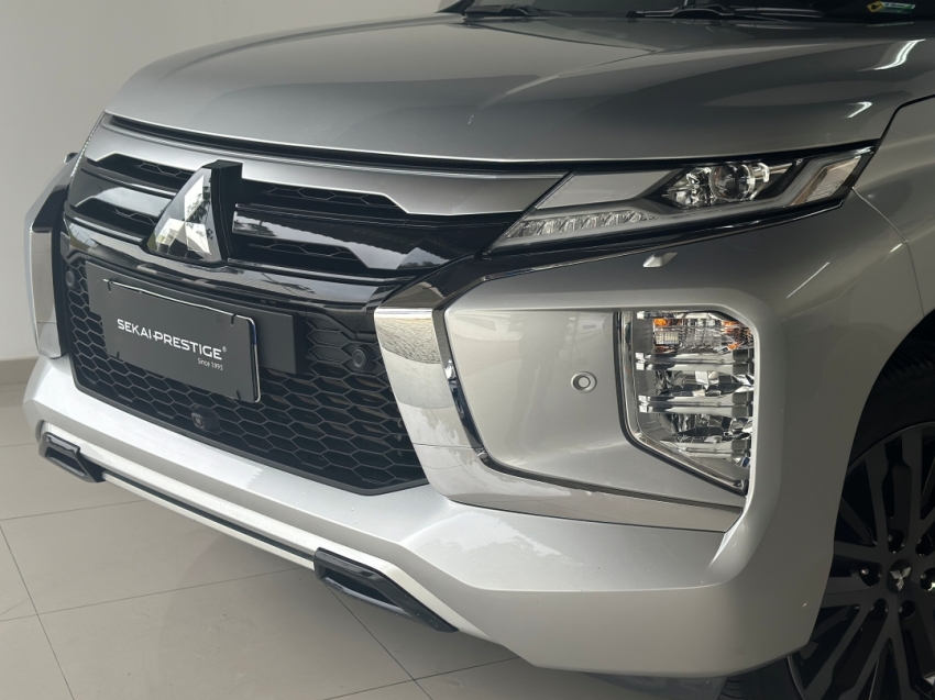 mitsubishi pajero sport legend 2024