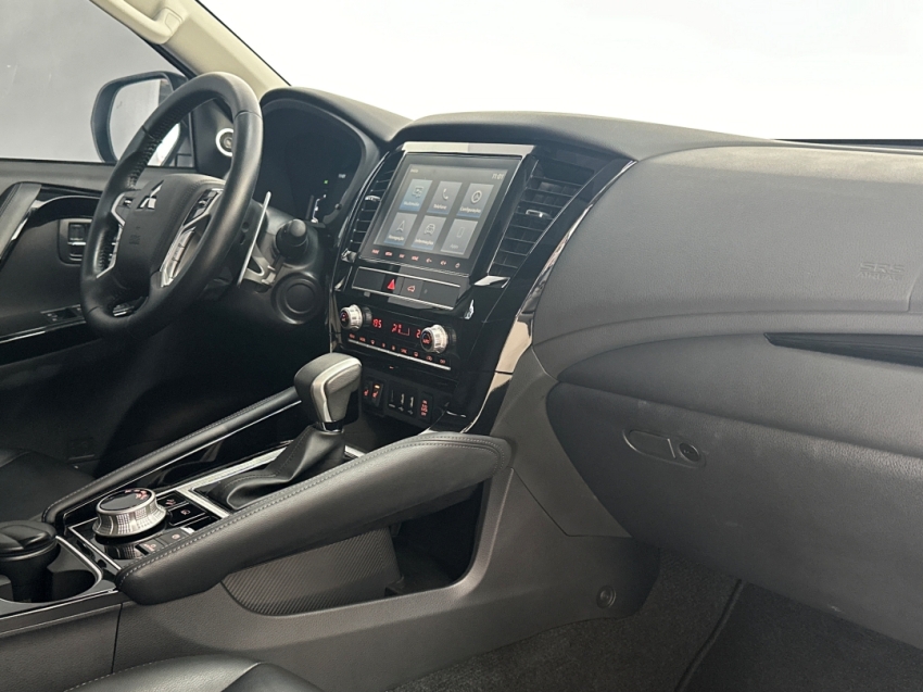 mitsubishi pajero sport legend 2024