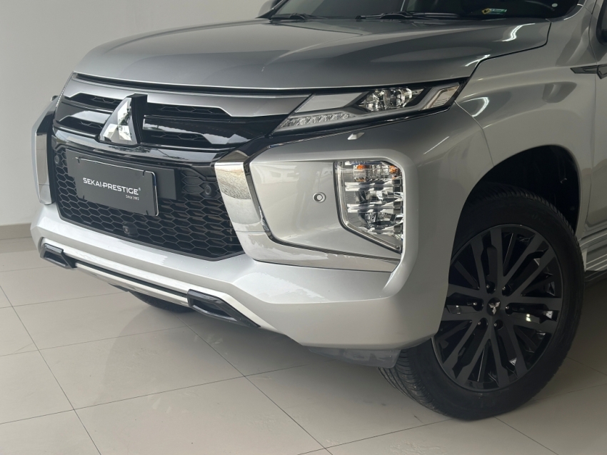 mitsubishi pajero sport legend 2024